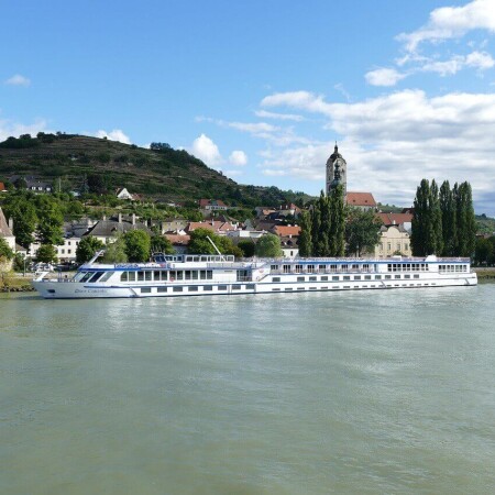 what is a river cruise